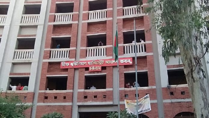 চট্টগ্রাম, আদালত, চত্বর,আসামি