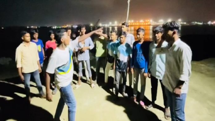 chatrolig arrest kornofully কর্ণফুলী, নিষিদ্ধ, ছাত্রলীগ, ঝটিকা, মিছিল