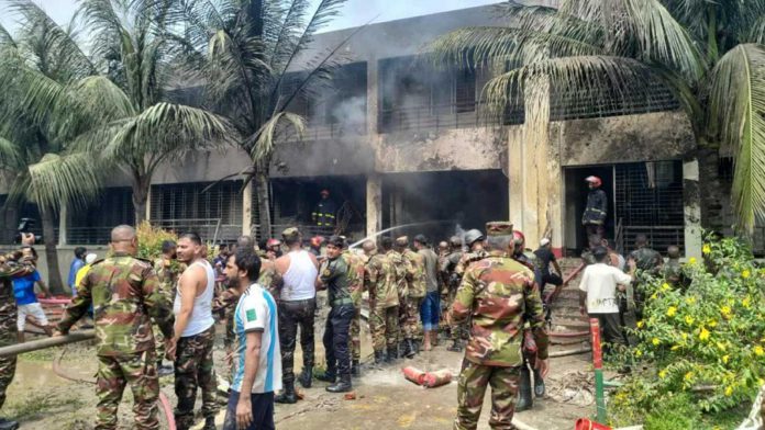Biman crus বিমান