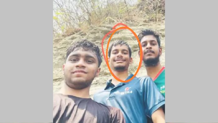 পর্যটক