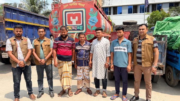 noakali arrest 4 ডিজেল