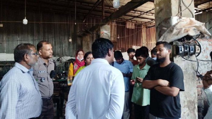 pahartoli mobile court কারখানা