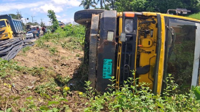truck accident ট্রাক