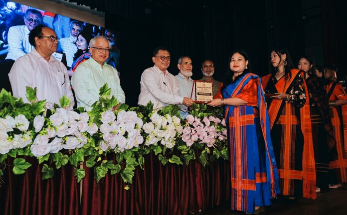 প্রিমিয়ার ইউনিভার্সিটিতে ইংরেজি বিভাগের বর্ণাঢ্য নবীনবরণ ও বিদায় সংবর্ধনা