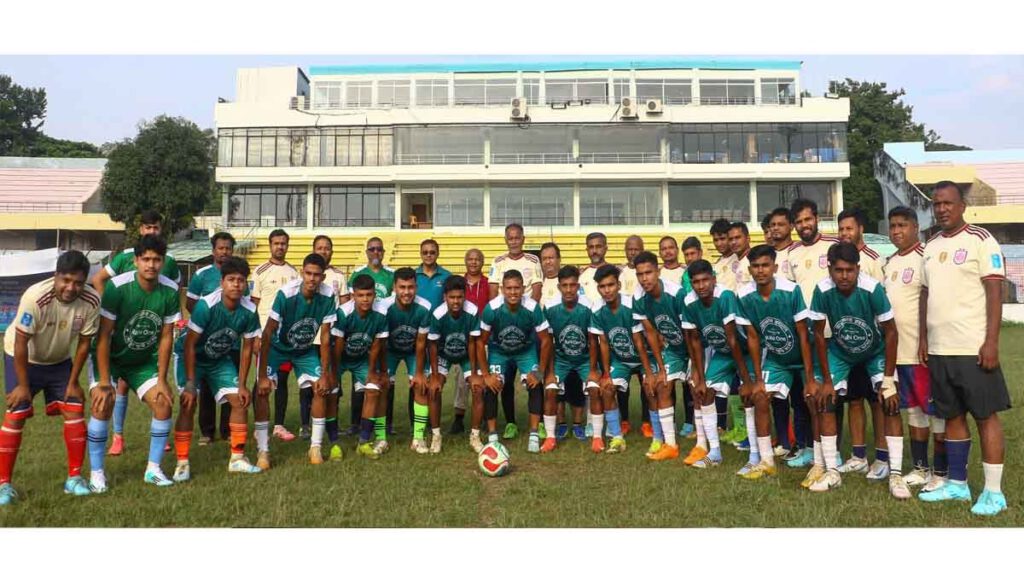 চট্টগ্রাম প্রেস ক্লাব ও আরাফাত রহমান কোকো স্মৃতি সংসদের প্রীতি ফুটবল ম্যাচ